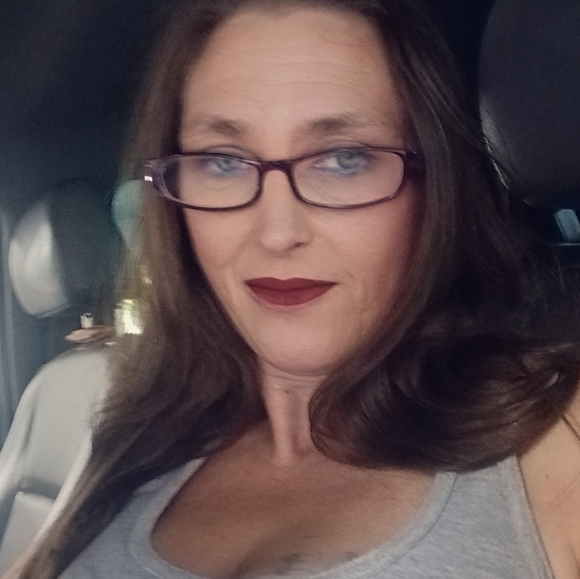 Meet your Posher, Christal - Picture 2 of 4